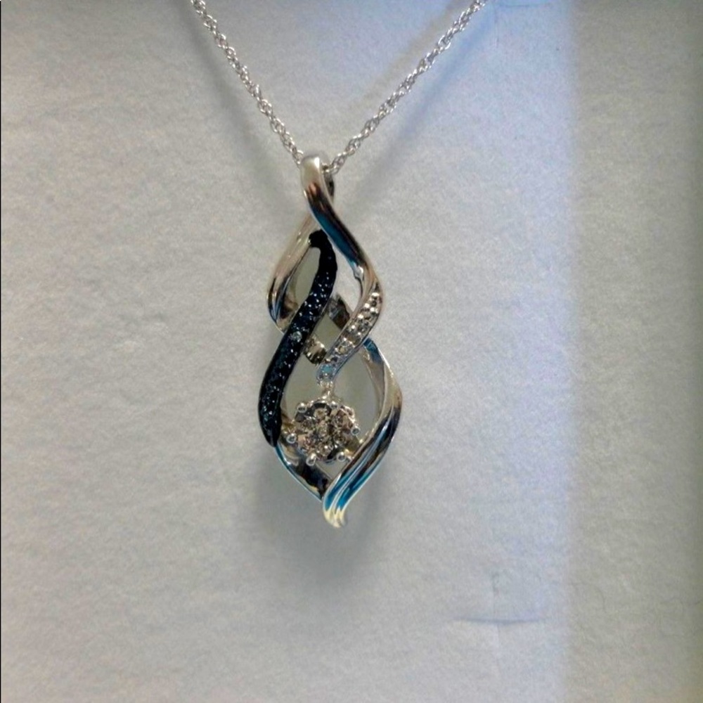 New Kay Jewelers 925 Sapphire and Diamond Necklace